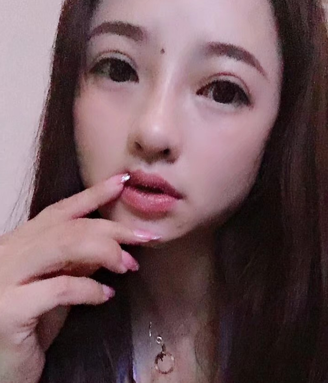 大胸姐姐，可御可萝。